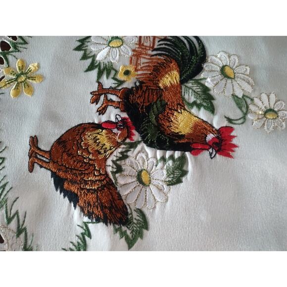 Doily Table Runner Set Tablecloth Chicken Lace floral gold Cottage Country White - Picture 10 of 14